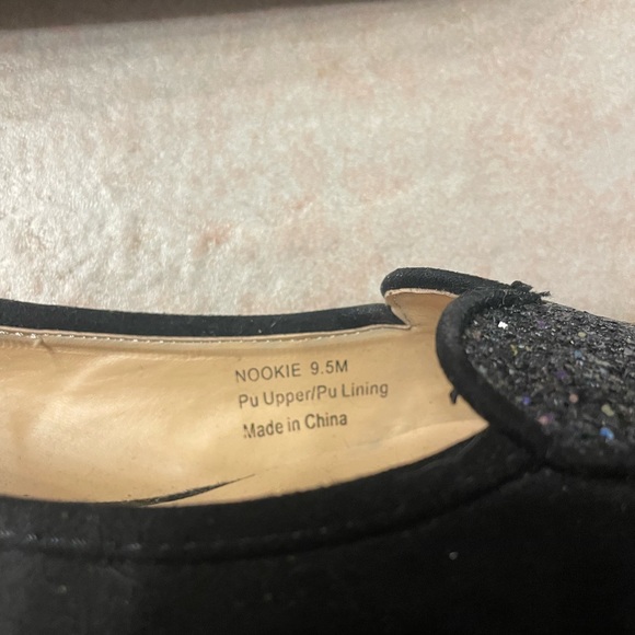 Black flats with glitter heart - Picture 4 of 7